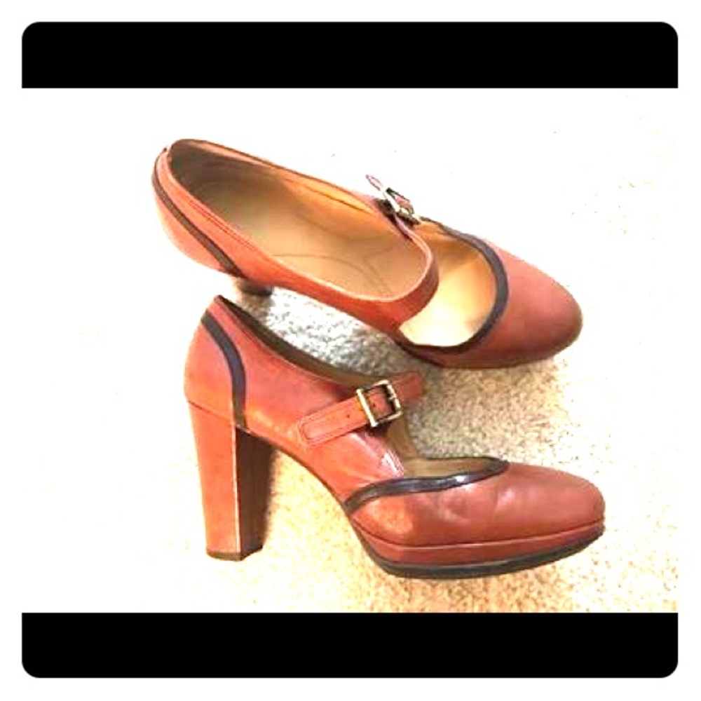 Naturalizer leather retro pumps